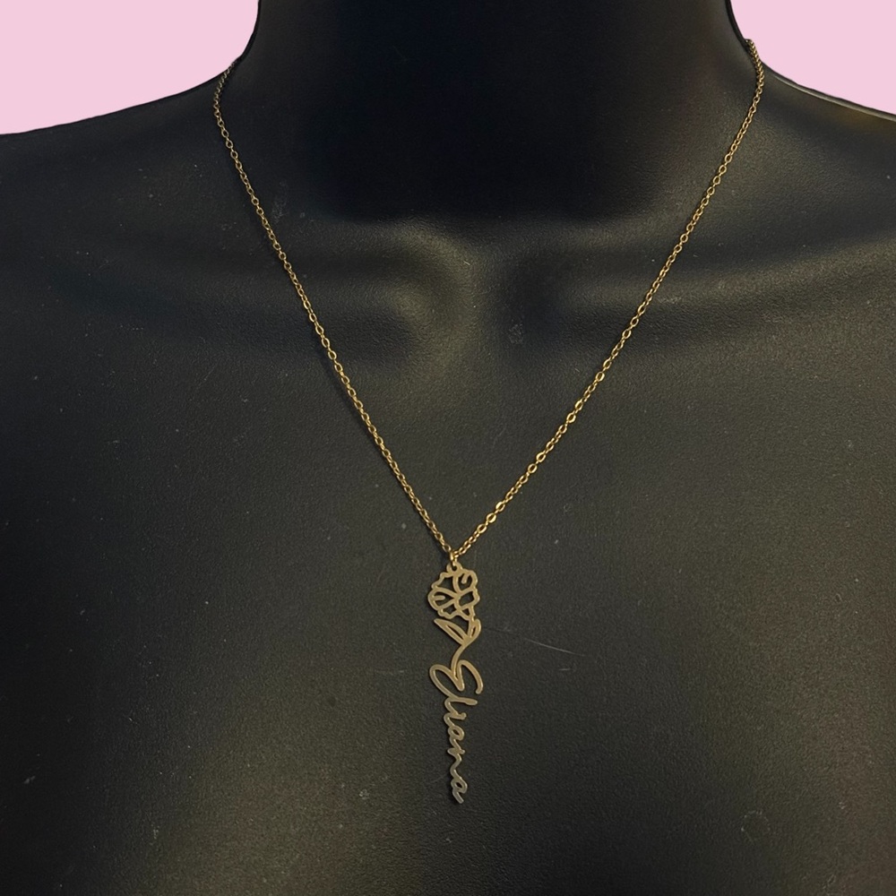 Custom gold tone Eliana flower name pendant necklace